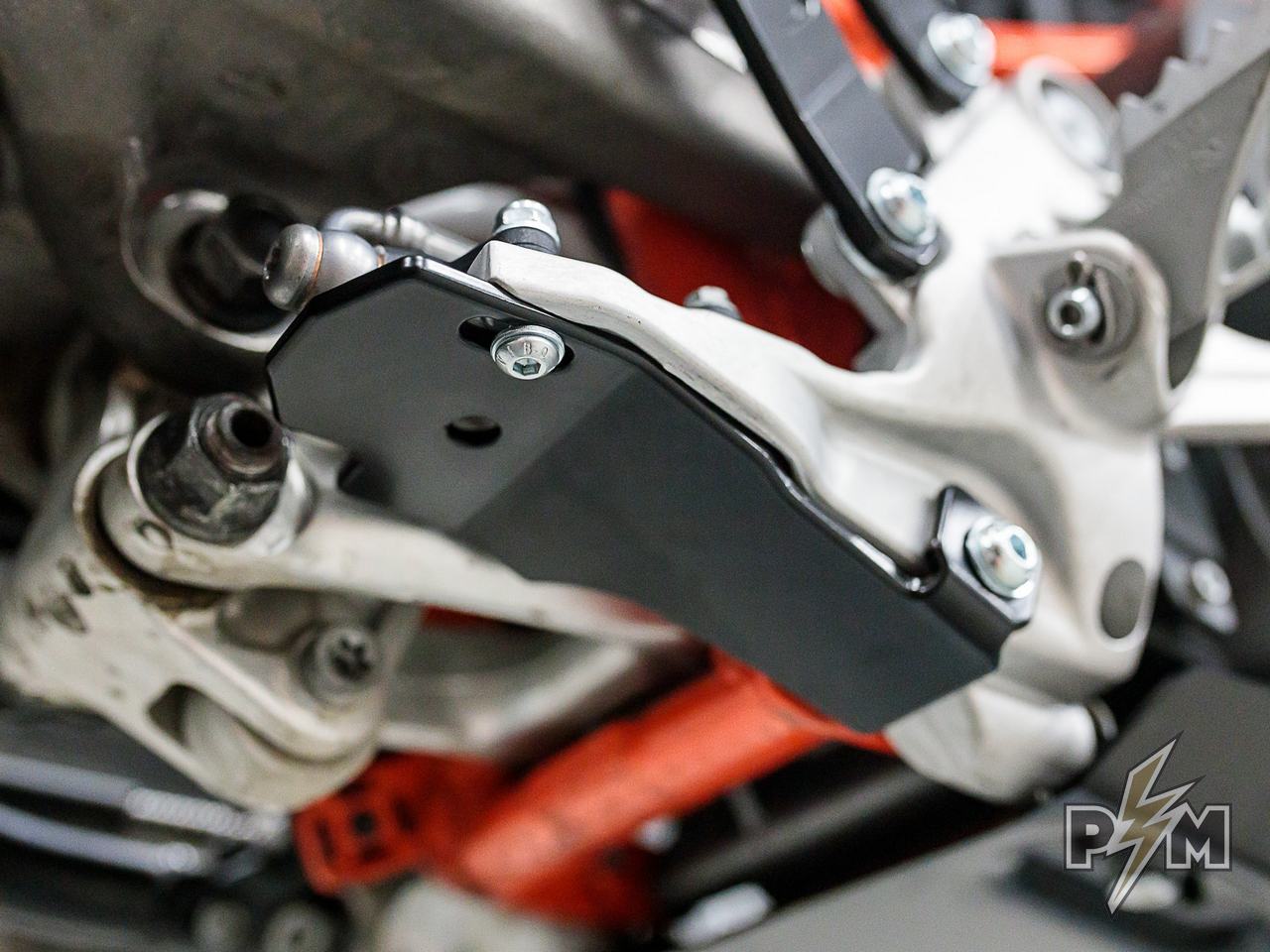 Rear brake cylinder protection for KTM 690 Enduro
