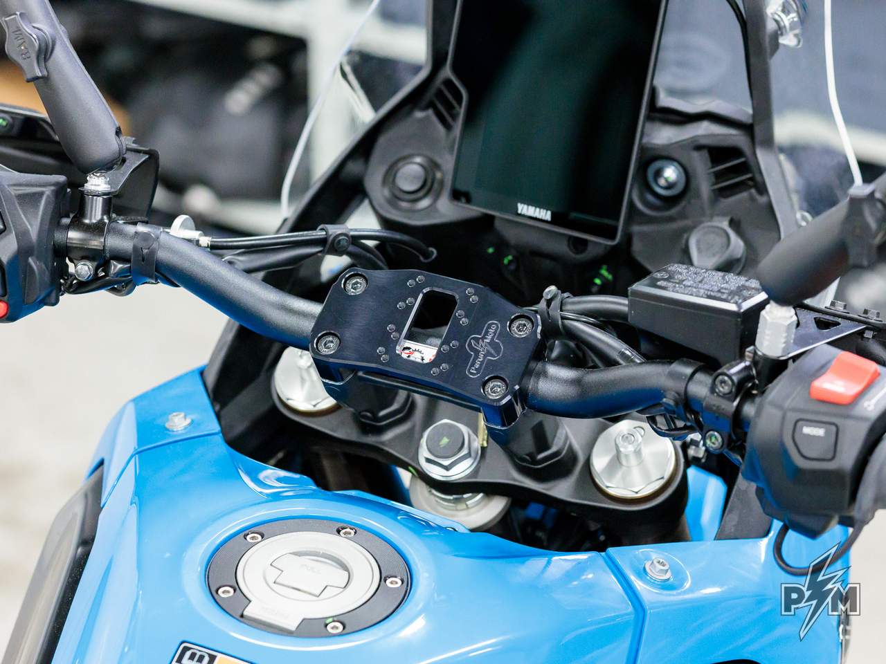Perun moto Upper Handlebar clamp for Yamaha Tenere 700 with AMPS bolt patter for GPS and phone mounts - 2