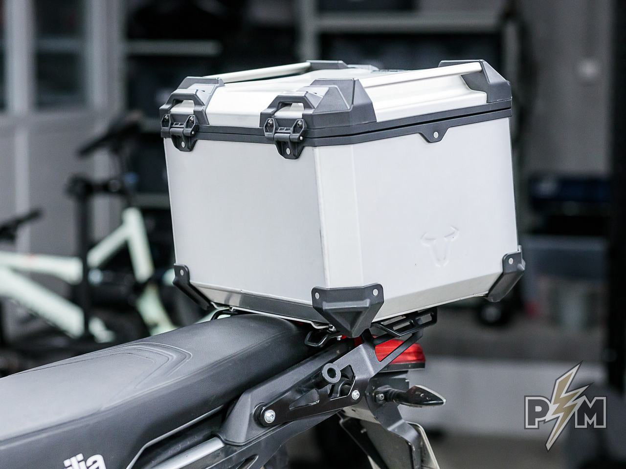 SW-Motech 38l Top case on Aprilia Tuareg - Perunmoto