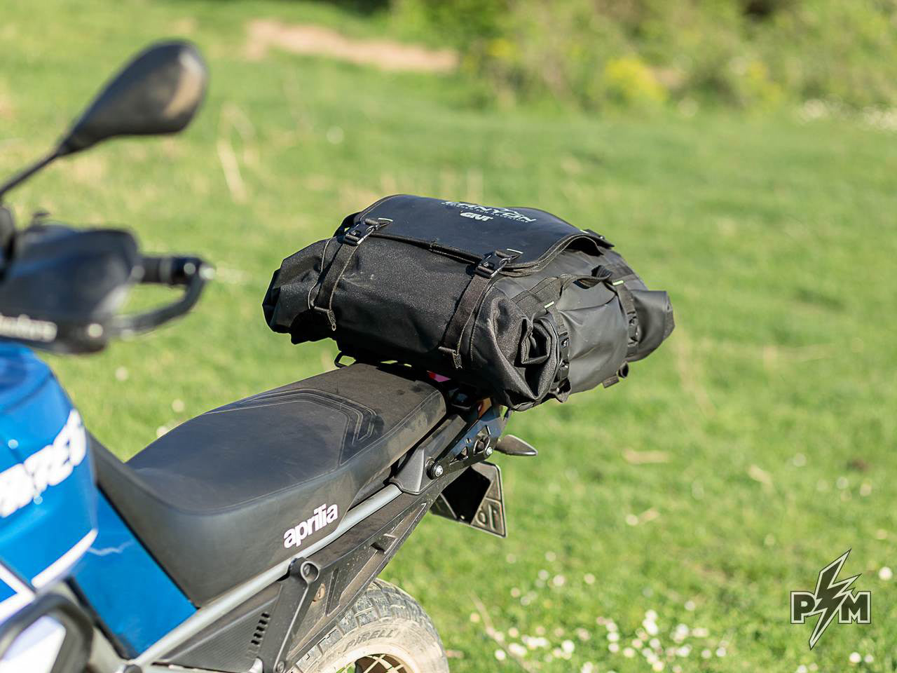 Perun moto Aprilia Tuareg Top Luggage rack with Givi Canyon