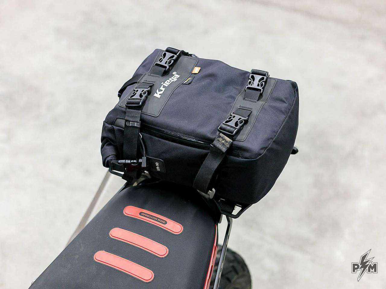 Perun moto BMW F900GS top luggage rack with Kriega US-10 Drypack