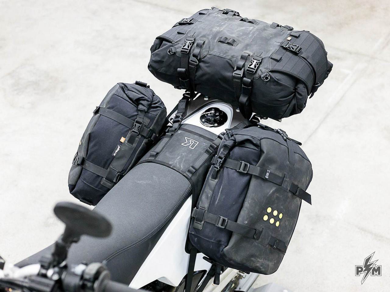 perun moto husqvarna 701 luggage rack, extension plate & heel guards with Kriega OS-18