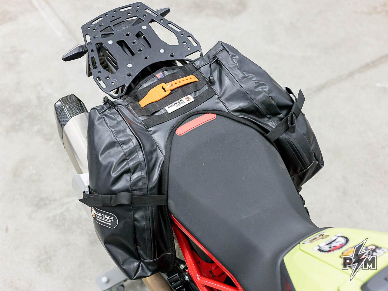 Giant Loop Mojavi on BMW F900GS - Perunmoto