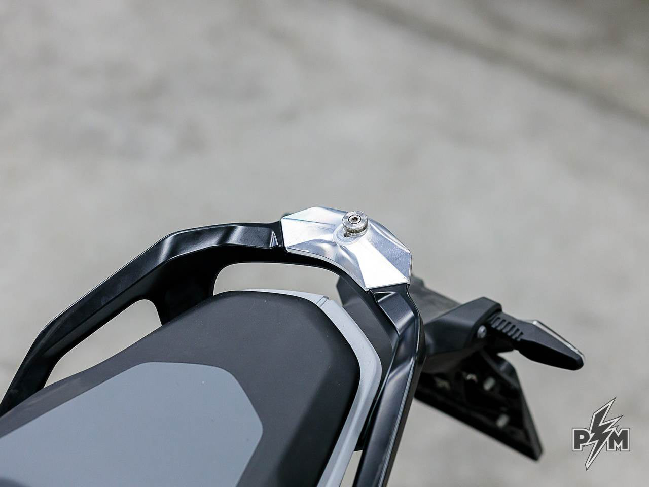 BMW R1300GS Gnoblin mount prototype - Perunmoto