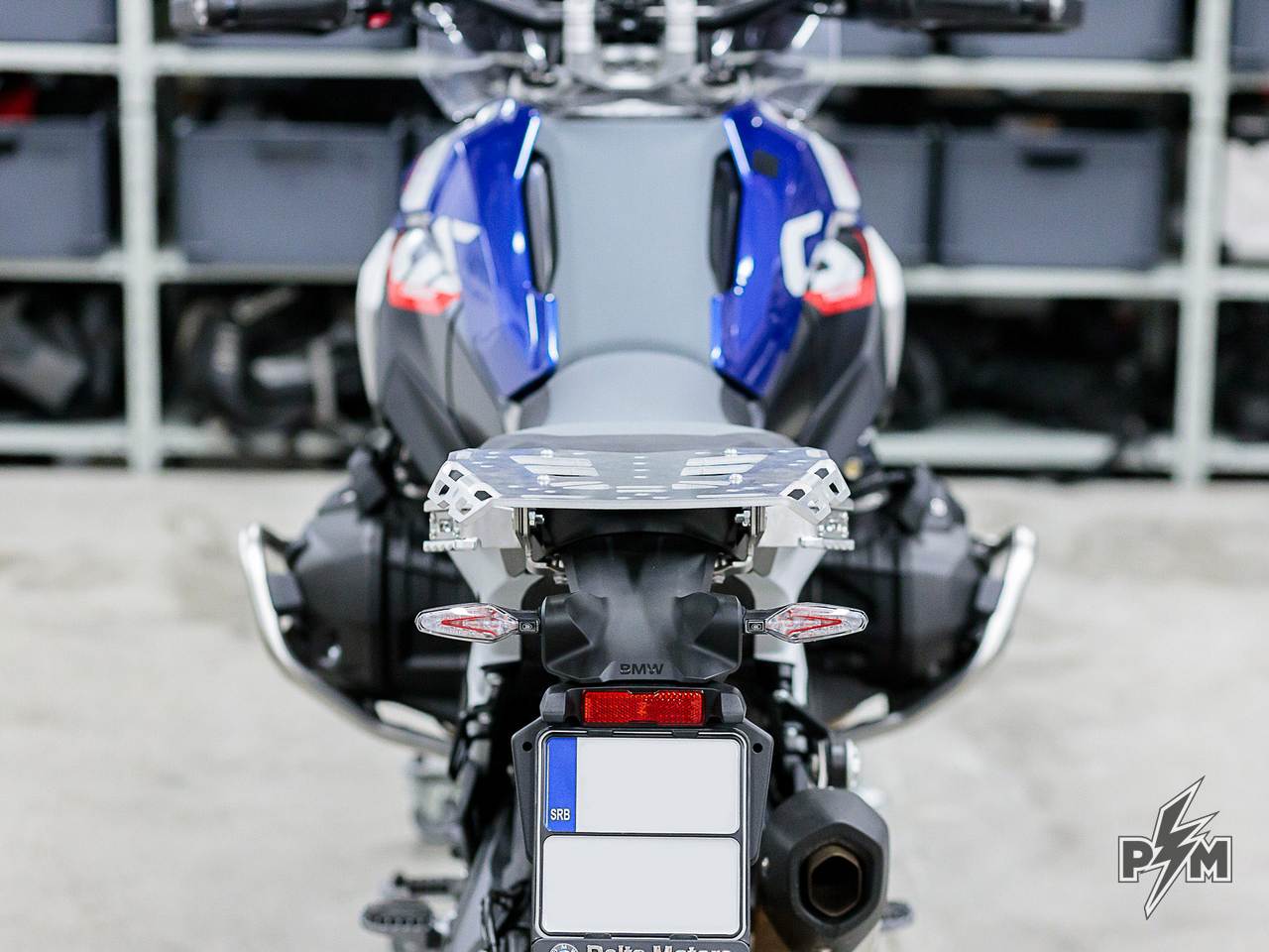 Low profile Perun moto luggage setup for BMW R1300GS - prototype