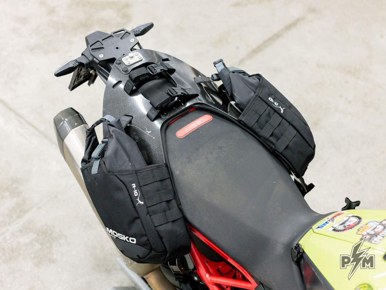 perun moto mini top rack for BMW F900GS with mosko moto reckless 10