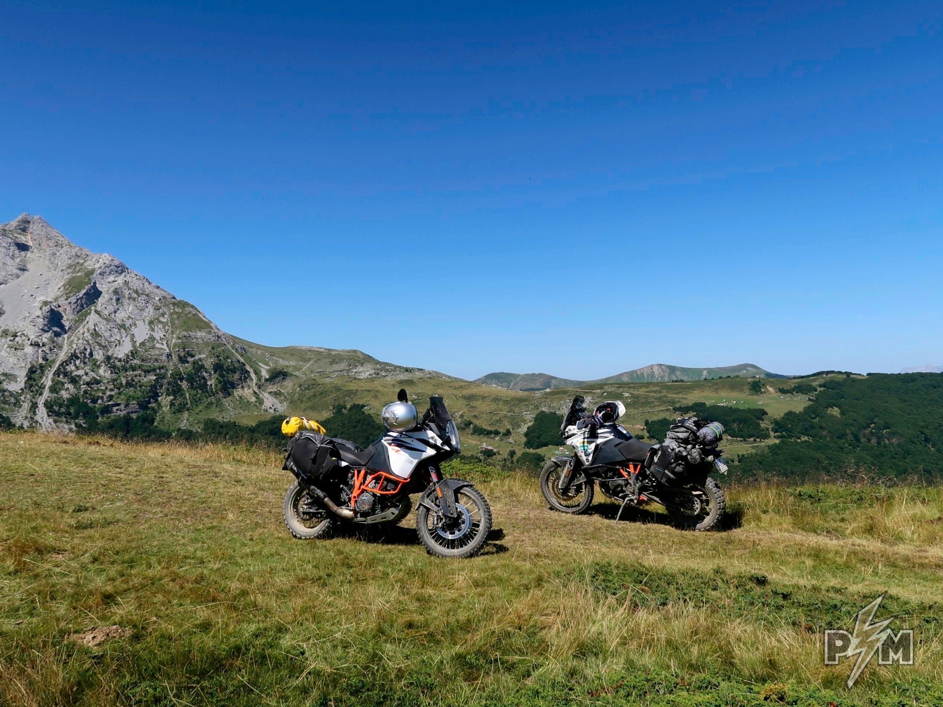 KTM 1090 Adventure R set for camping