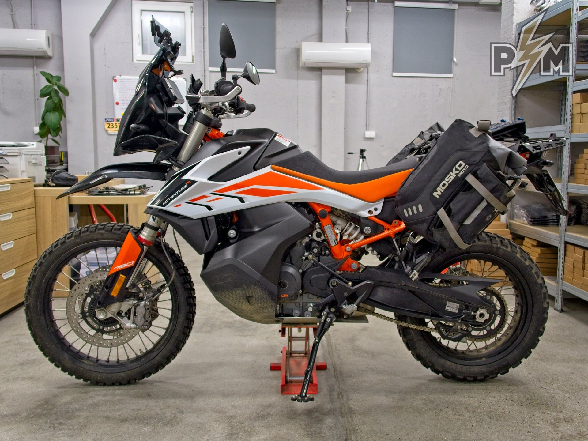 Mosko moto Reckless 80 Revolver on KTM 790 Adventure R - Perunmoto