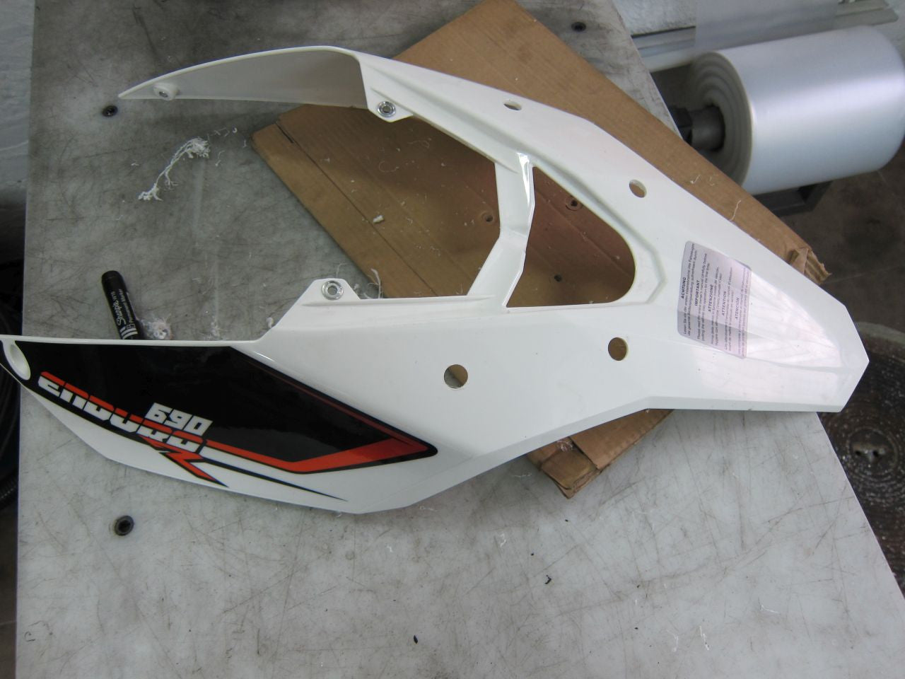 Drilling rear fender on KTM 690 Enduro - installation of handrails or racks