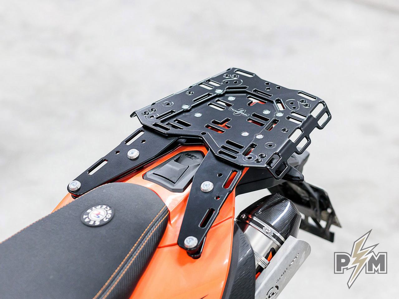 GREF KTM 690 Portapacchi In Alluminio Per KTM 690 SMC/Enduro 2008-2013 - Design CNC, Finitura Spazzolata Accessorio Moto KTM SMC