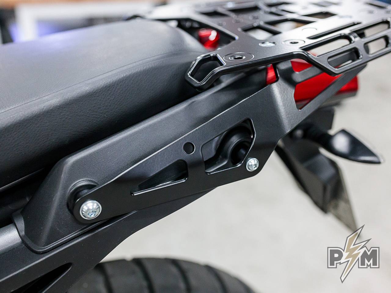 Perunmoto_Aprilia_Tuareg_Top_luggage_rack-4