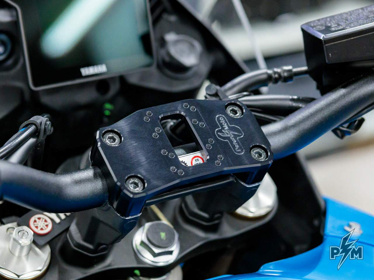 Perun moto Upper Handlebar clamp for Yamaha Tenere 700 with AMPS bolt patter for GPS and phone mounts - close up